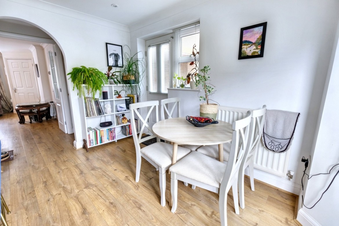 Images for Berwick Avenue, Chelmsford, Essex EAID:3363689002 BID:1388407