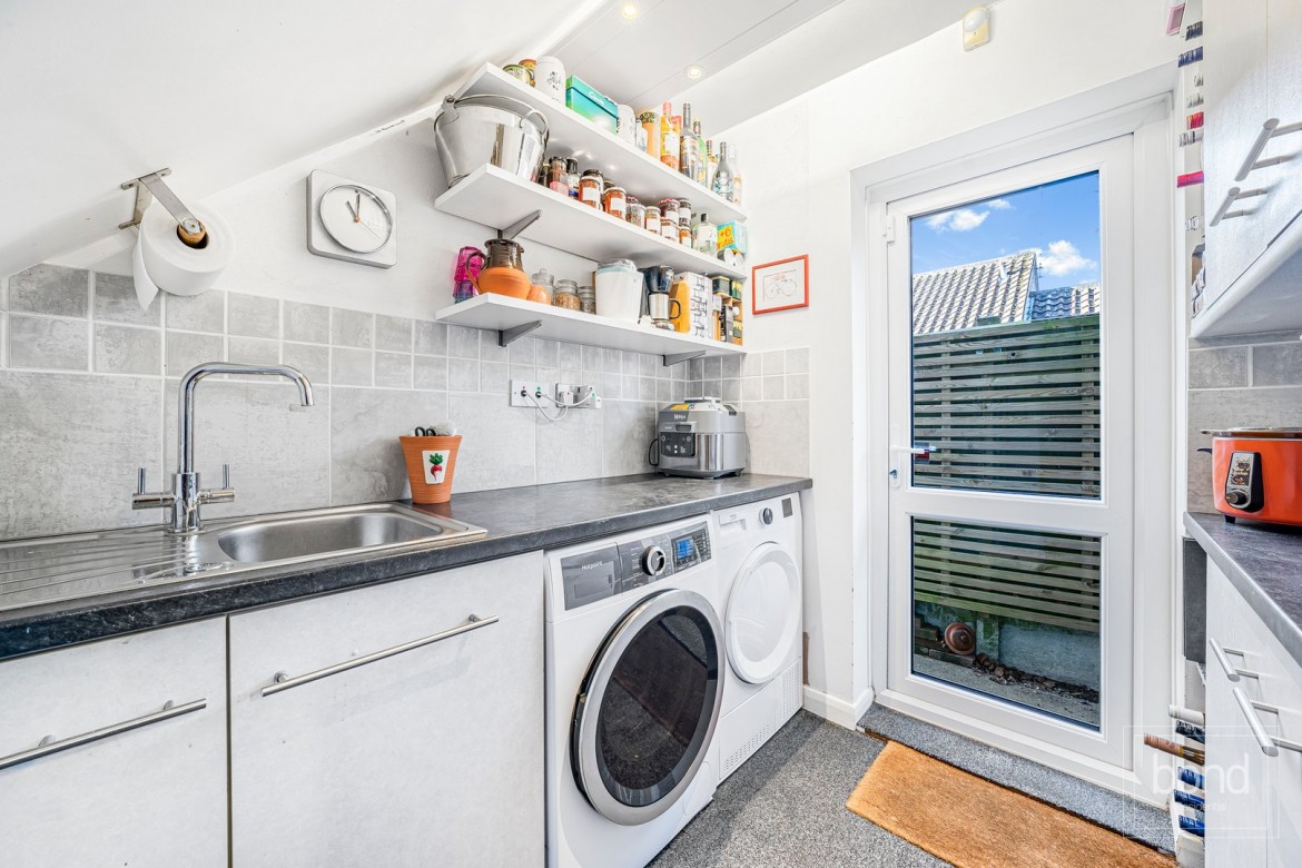 Images for Roxwell Avenue, Chelmsford, Essex EAID:3363689002 BID:1388407