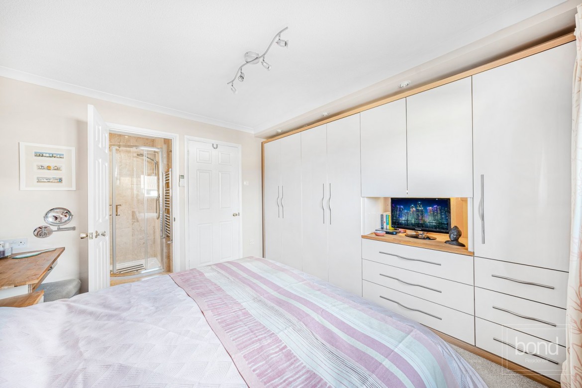 Images for Roxwell Avenue, Chelmsford, Essex EAID:3363689002 BID:1388407