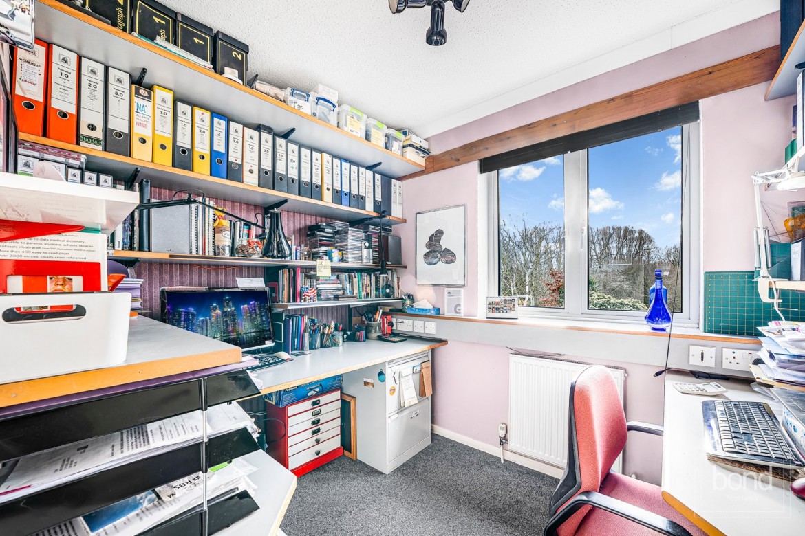 Images for Roxwell Avenue, Chelmsford, Essex EAID:3363689002 BID:1388407