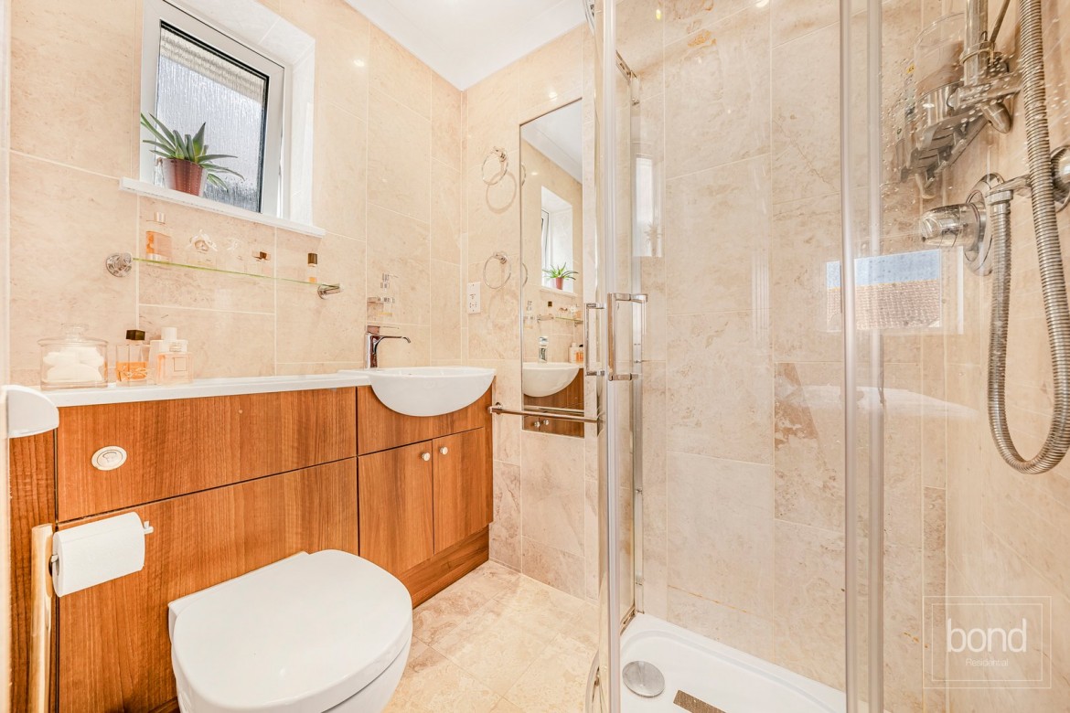 Images for Roxwell Avenue, Chelmsford, Essex EAID:3363689002 BID:1388407