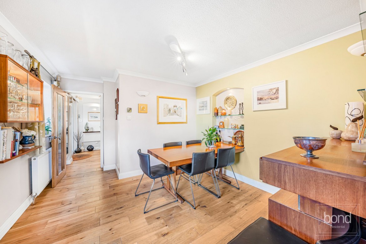 Images for Roxwell Avenue, Chelmsford, Essex EAID:3363689002 BID:1388407