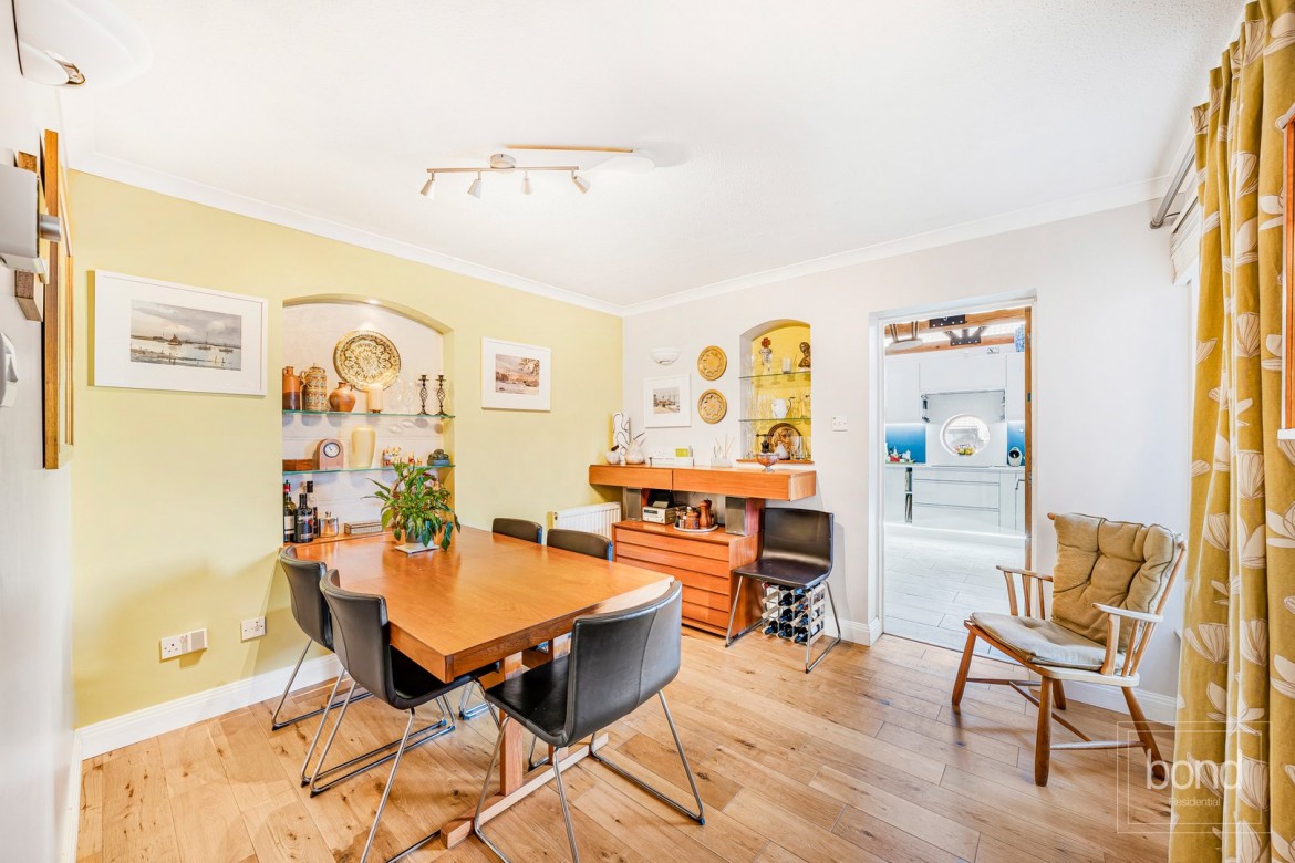 Images for Roxwell Avenue, Chelmsford, Essex EAID:3363689002 BID:1388407