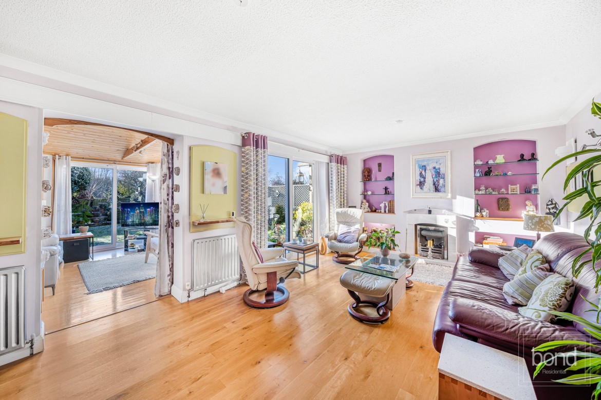 Images for Roxwell Avenue, Chelmsford, Essex EAID:3363689002 BID:1388407