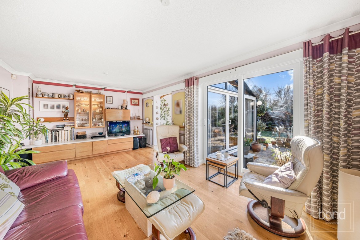 Images for Roxwell Avenue, Chelmsford, Essex EAID:3363689002 BID:1388407