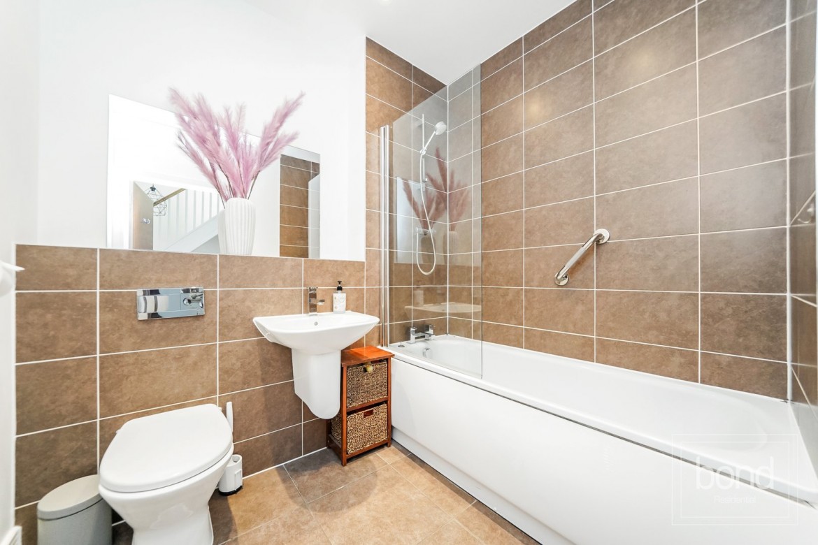 Images for Dunn Side, Chelmsford, Essex EAID:3363689002 BID:1388407