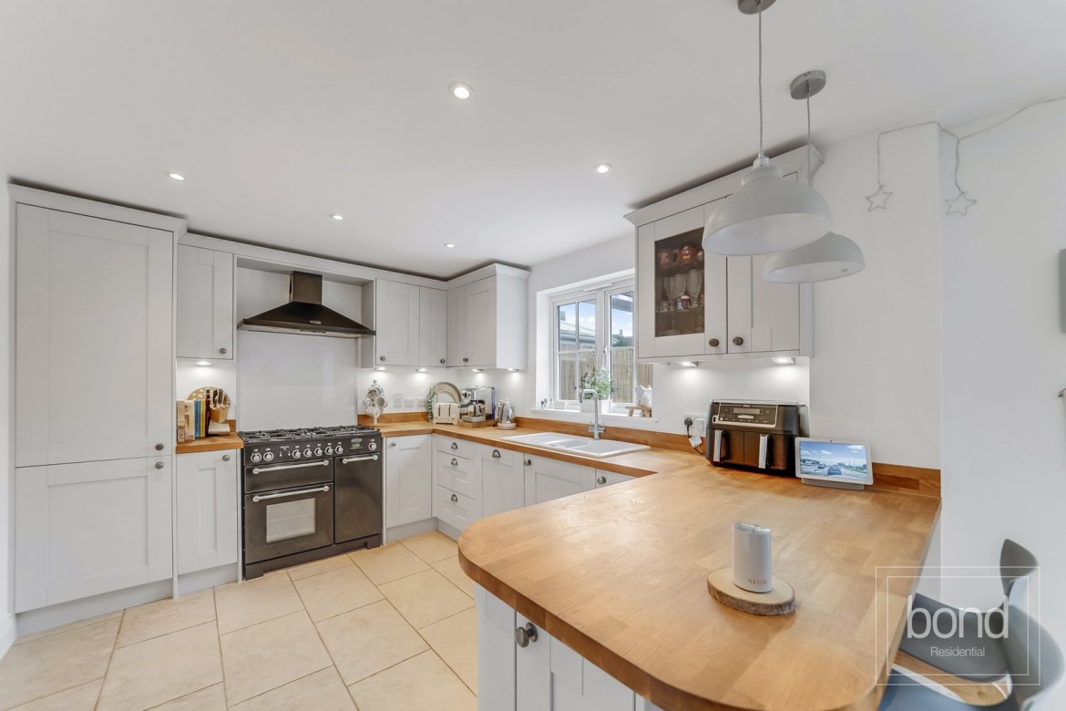 Images for Chancellor Park, Chelmsford, Essex EAID:3363689002 BID:1388407