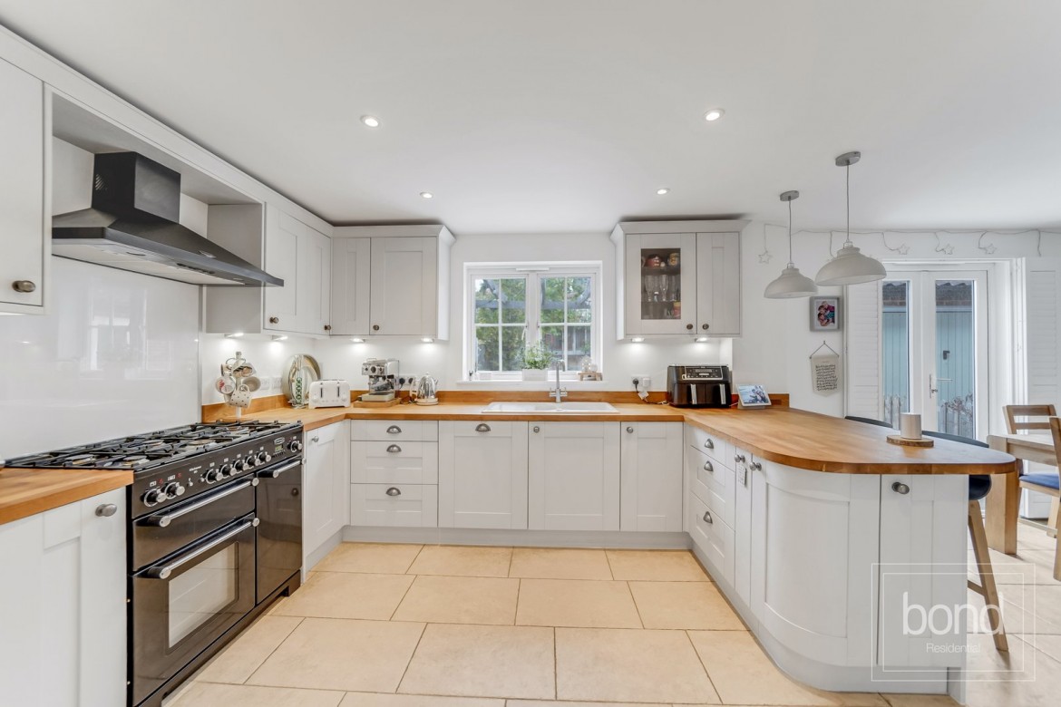Images for Chancellor Park, Chelmsford, Essex EAID:3363689002 BID:1388407