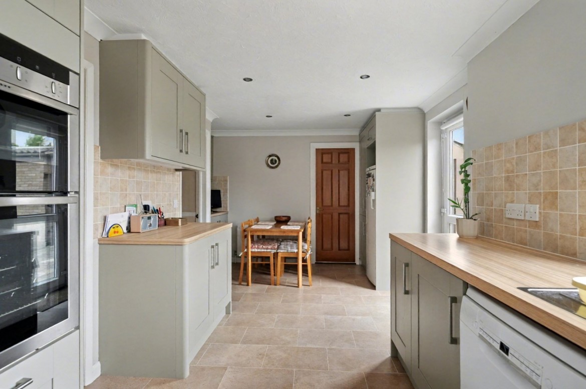 Images for Chichester Drive, Chelmsford, Essex EAID:3363689002 BID:1388407