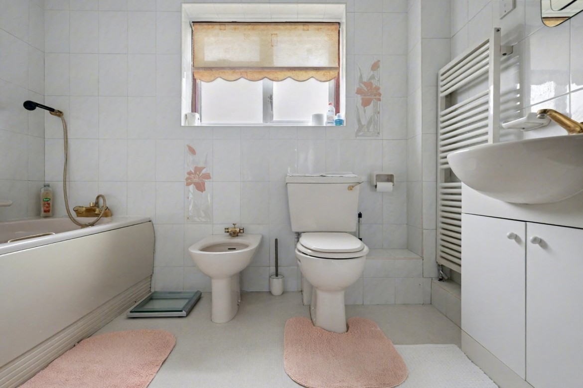 Images for Chichester Drive, Chelmsford, Essex EAID:3363689002 BID:1388407