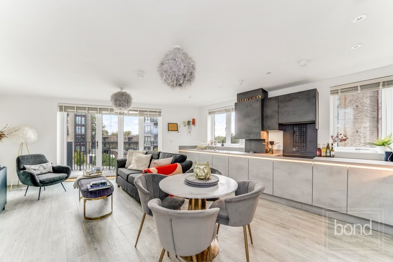 Wharf Road, Chelmsford, Essex - EAID:3363689002, BID:1388407