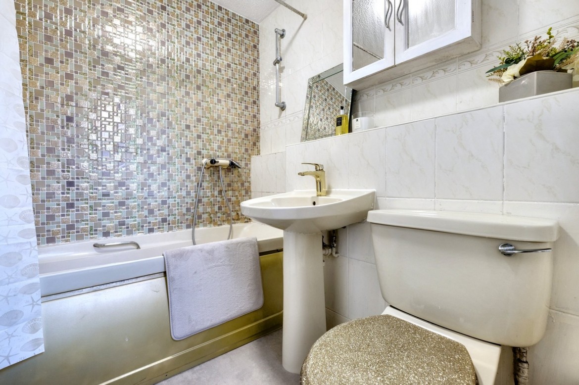 Images for Chelmer Village, Chelmsford, Essex EAID:3363689002 BID:1388407