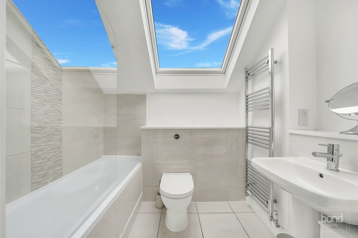 Images for School View Road, Chelmsford, Essex EAID:3363689002 BID:1388407