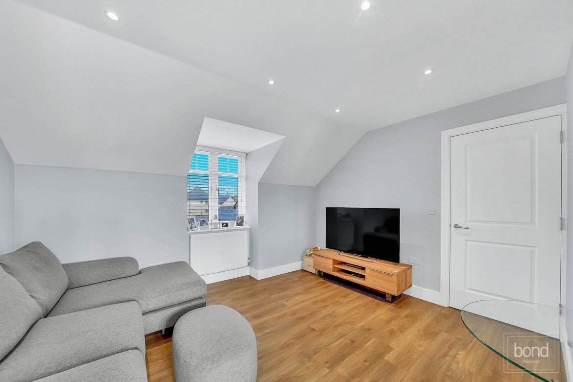 Images for School View Road, Chelmsford, Essex EAID:3363689002 BID:1388407