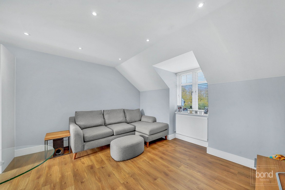 Images for School View Road, Chelmsford, Essex EAID:3363689002 BID:1388407