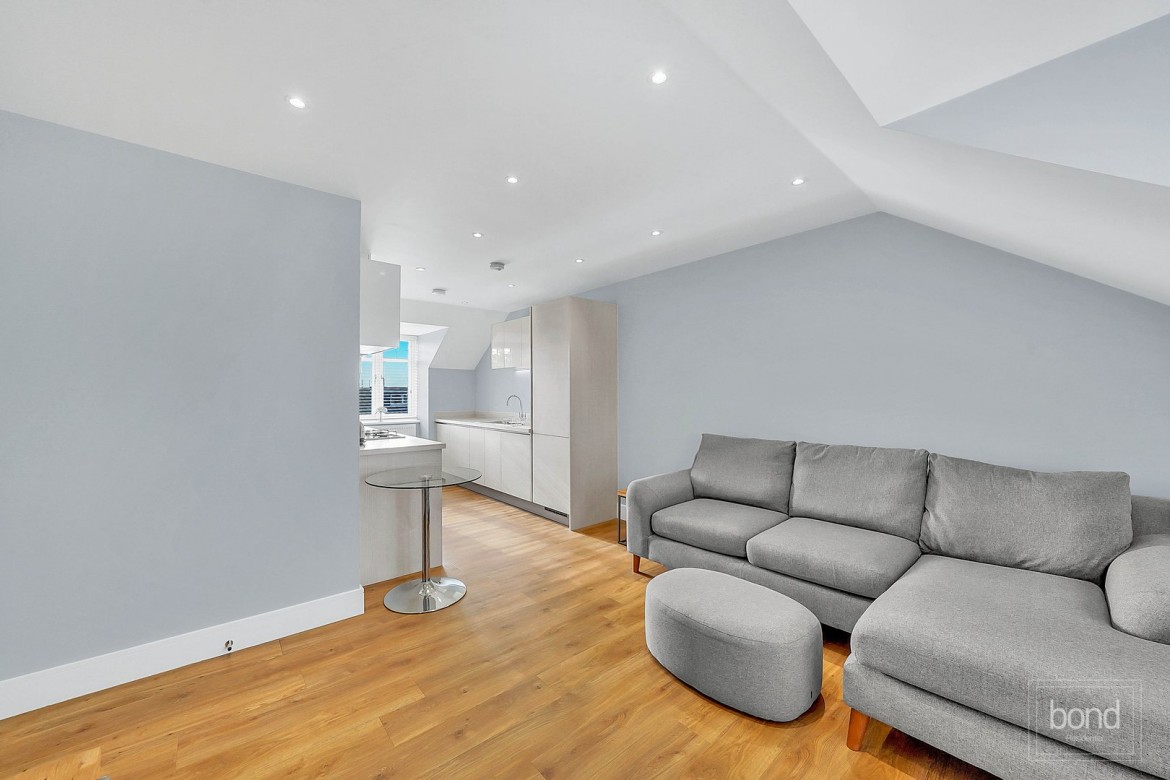 Images for School View Road, Chelmsford, Essex EAID:3363689002 BID:1388407