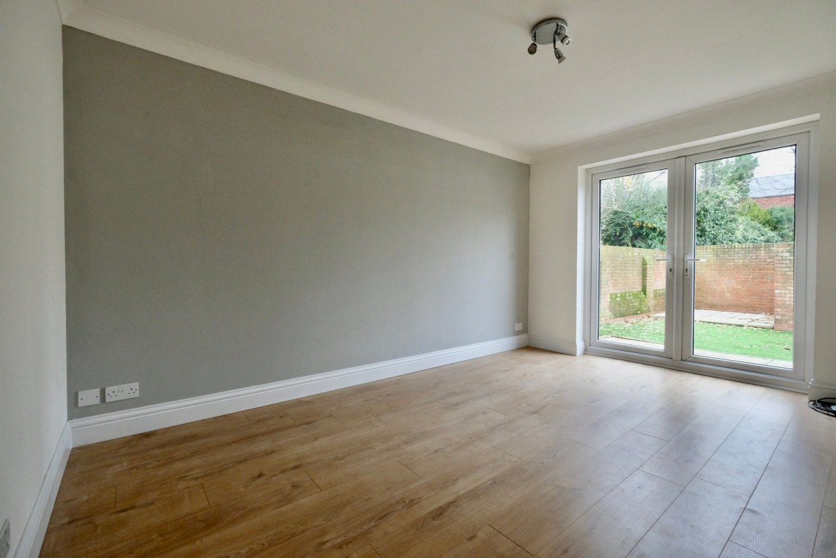 Images for Cedar Avenue West, Chelmsford, Essex EAID:3363689002 BID:1388407