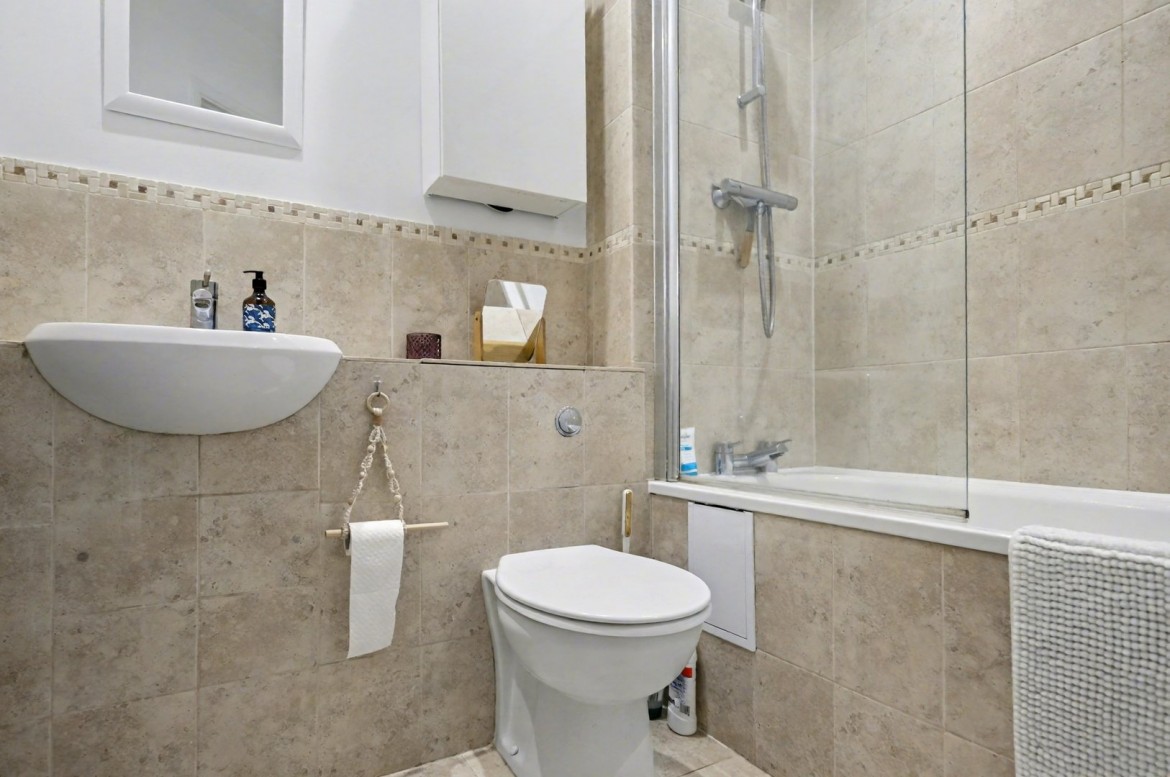 Images for Chelmer Village, Chelmsford, Essex EAID:3363689002 BID:1388407