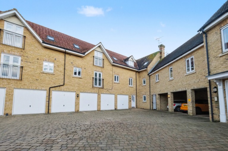 Chancellor Park, Chelmsford, Essex - EAID:3363689002, BID:1388407