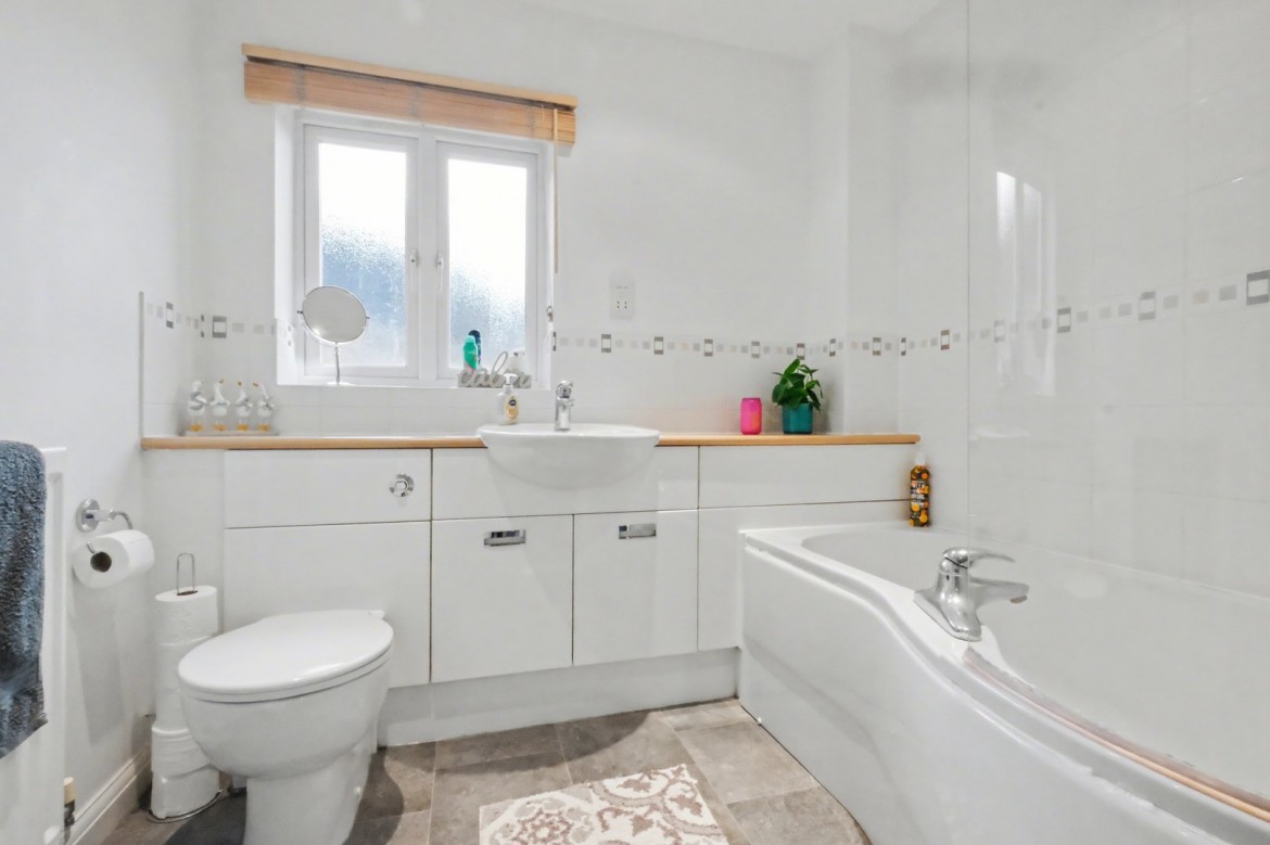 Images for Chancellor Park, Chelmsford, Essex EAID:3363689002 BID:1388407