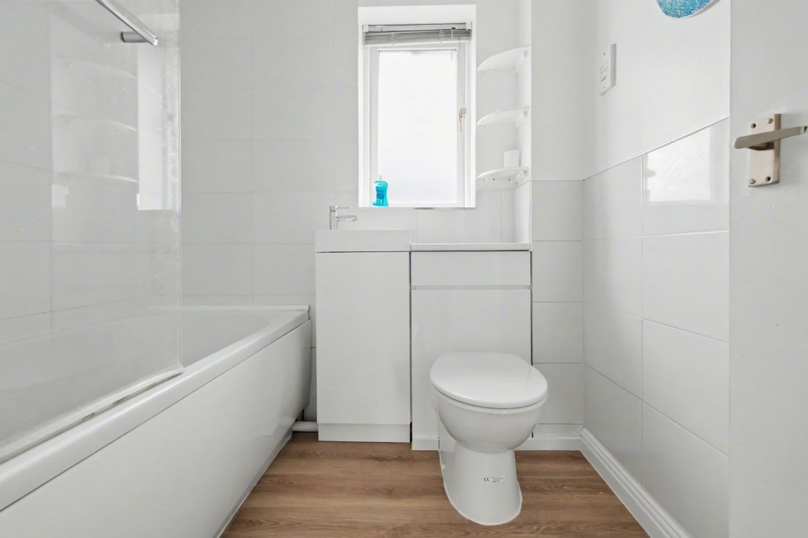 Images for Chelmer Village, Chelmsford, Essex EAID:3363689002 BID:1388407