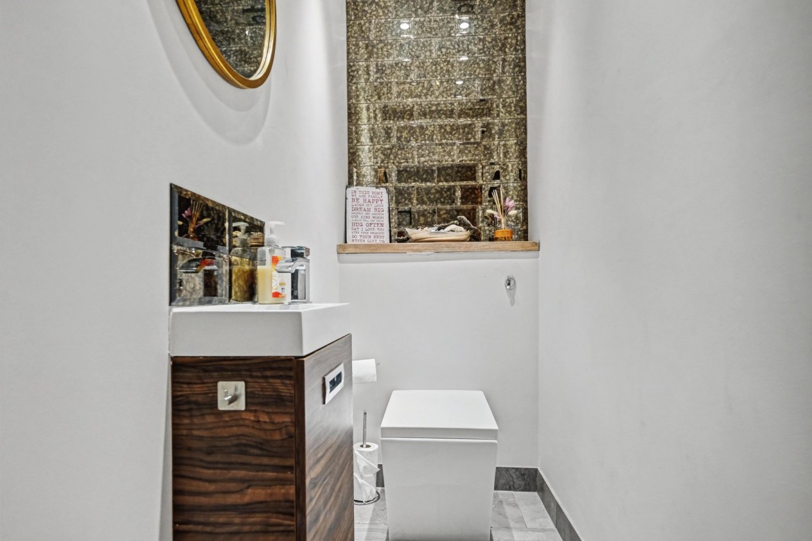 Images for Broomfield, Chelmsford, Essex EAID:3363689002 BID:1388407