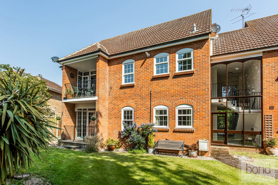 Images for Abbey Fields, East Hanningfield, Essex EAID:3363689002 BID:7608502