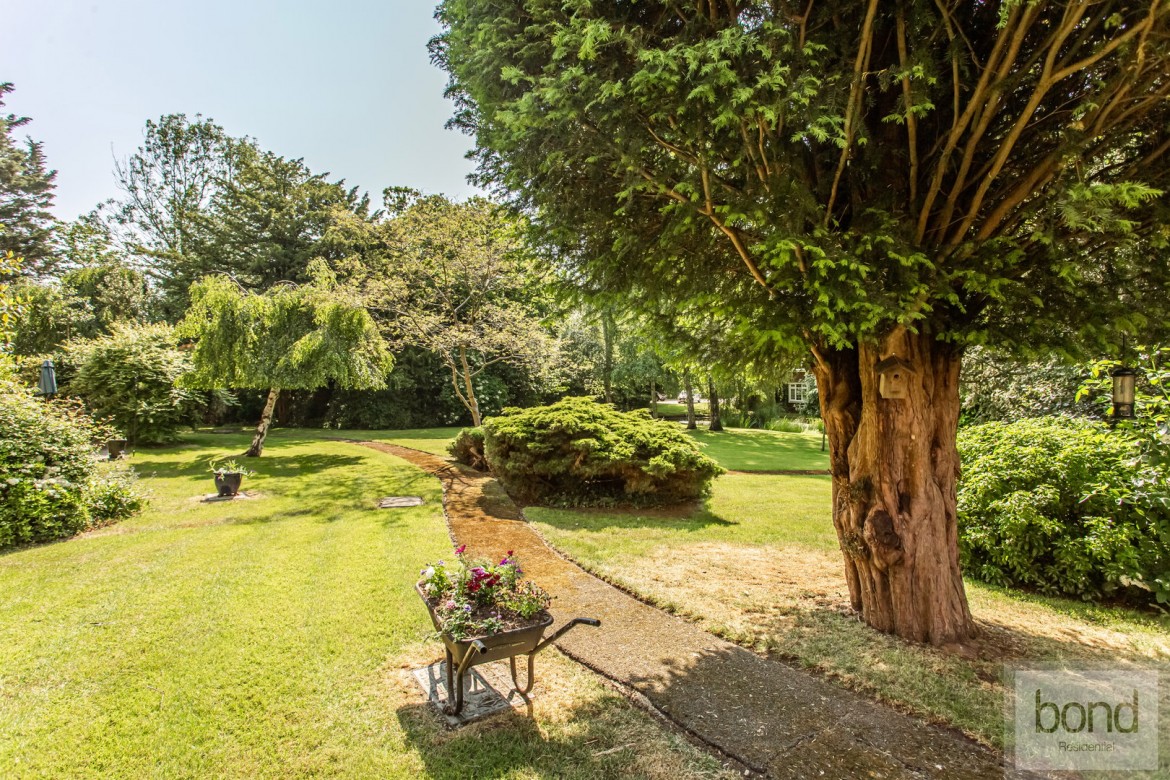 Images for Abbey Fields, East Hanningfield, Essex EAID:3363689002 BID:7608502