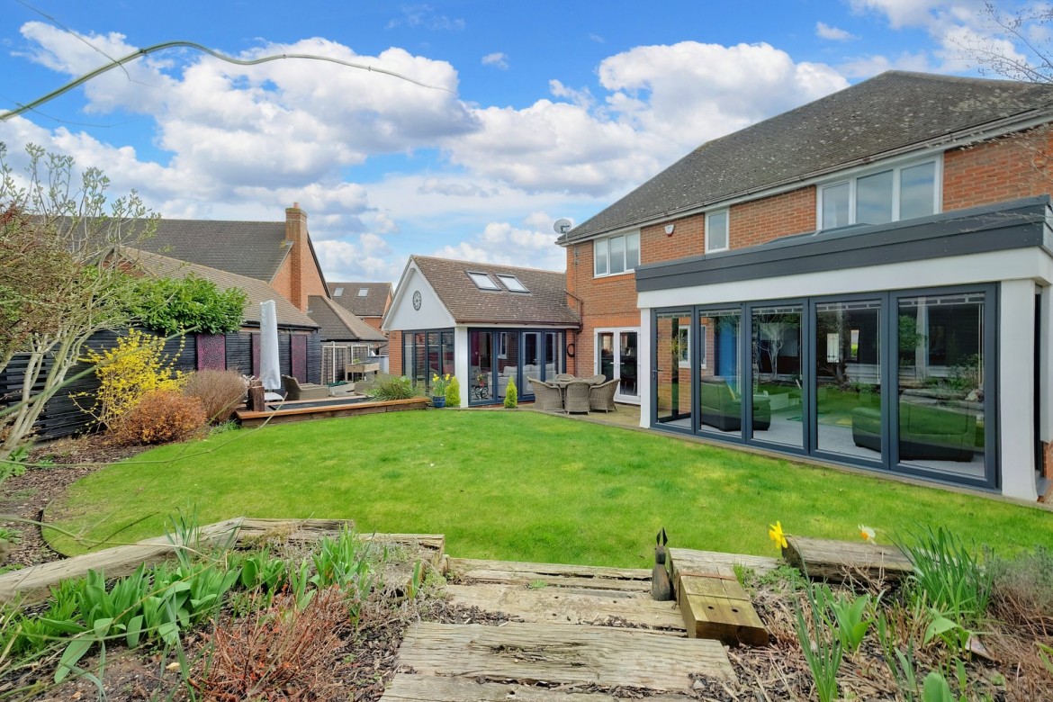 Images for Chancellor Park, Chelmsford, Essex EAID:3363689002 BID:1388407