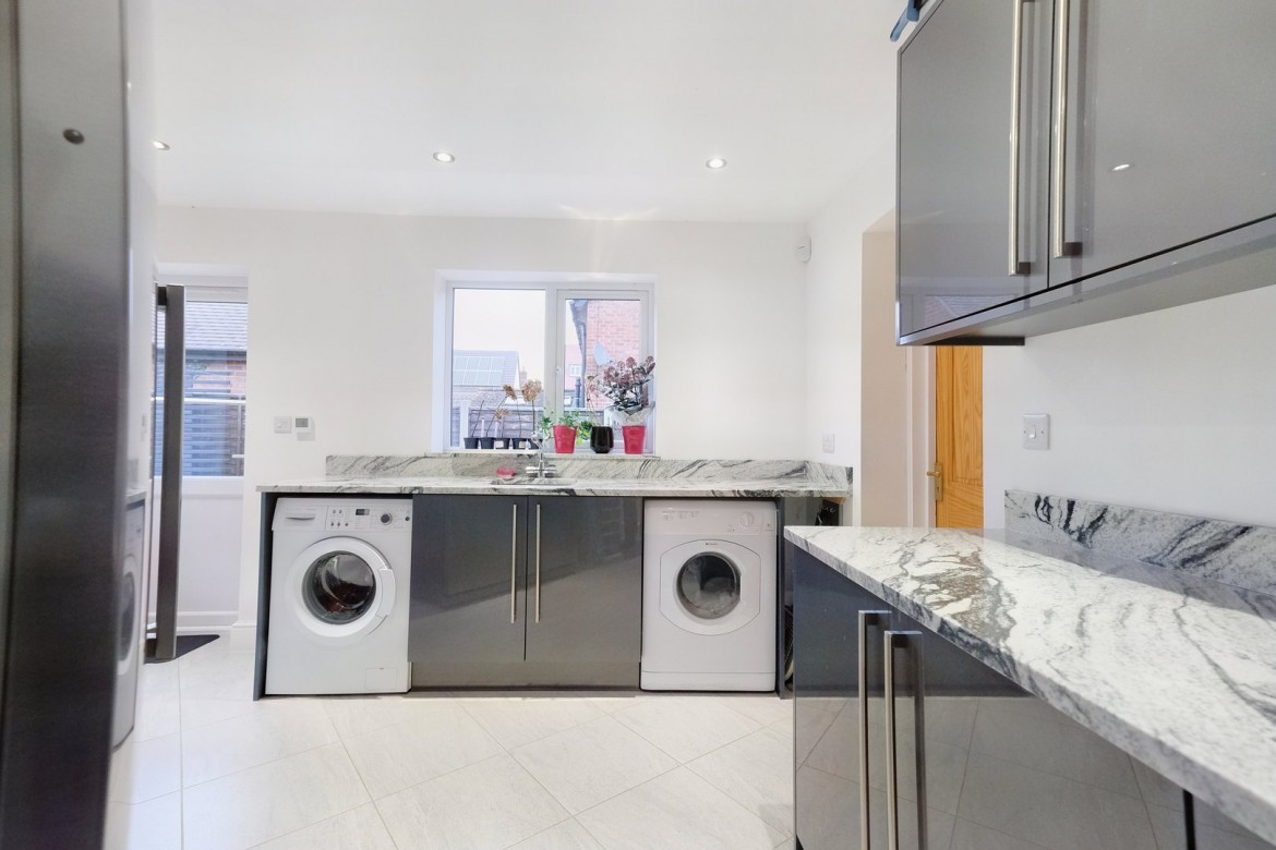 Images for Chancellor Park, Chelmsford, Essex EAID:3363689002 BID:1388407