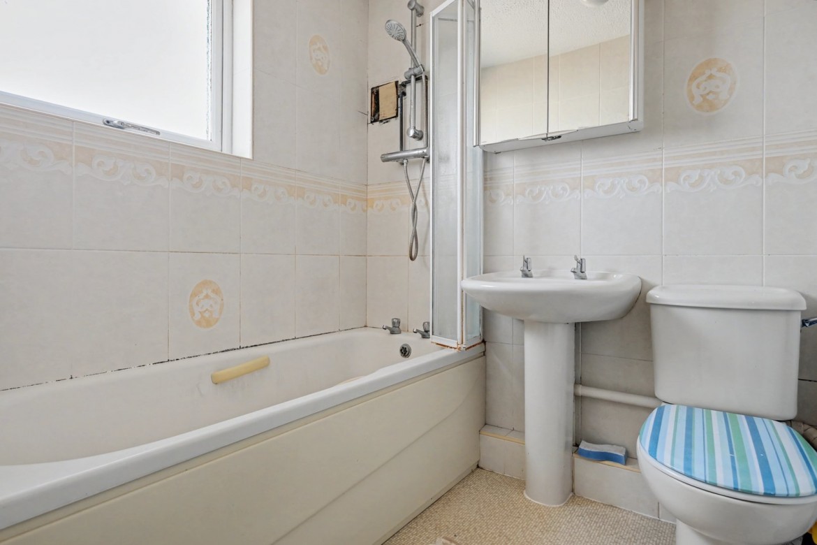 Images for Chelmer Village, Chelmsford, Essex EAID:3363689002 BID:1388407