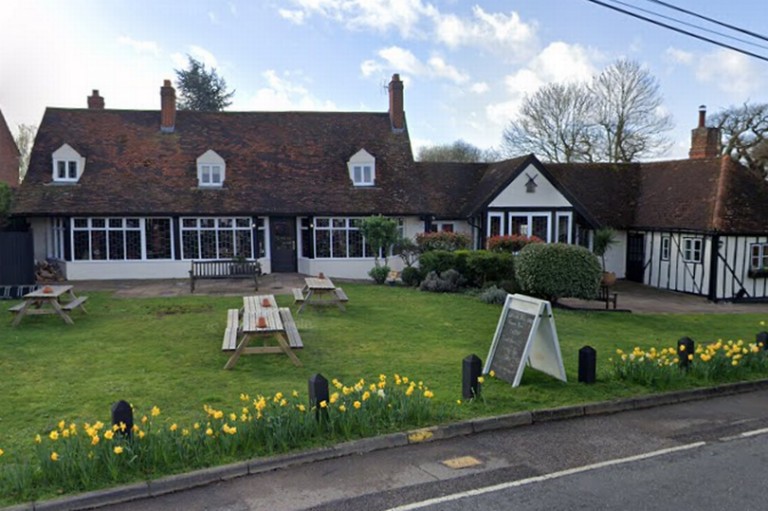 Hanningfield's Old Windmill Pub Beckons Walkers